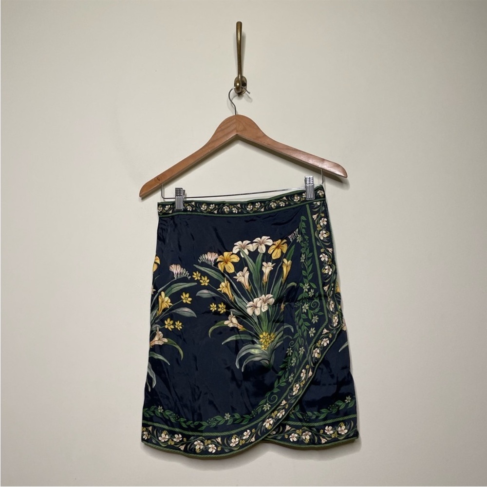 FARM Rio Flowers Arch Wrap Front Miniskirt - Picture 4 of 7
